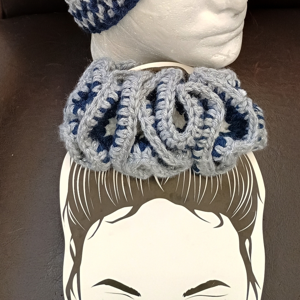 Scrunchie - Picture 7 of 16